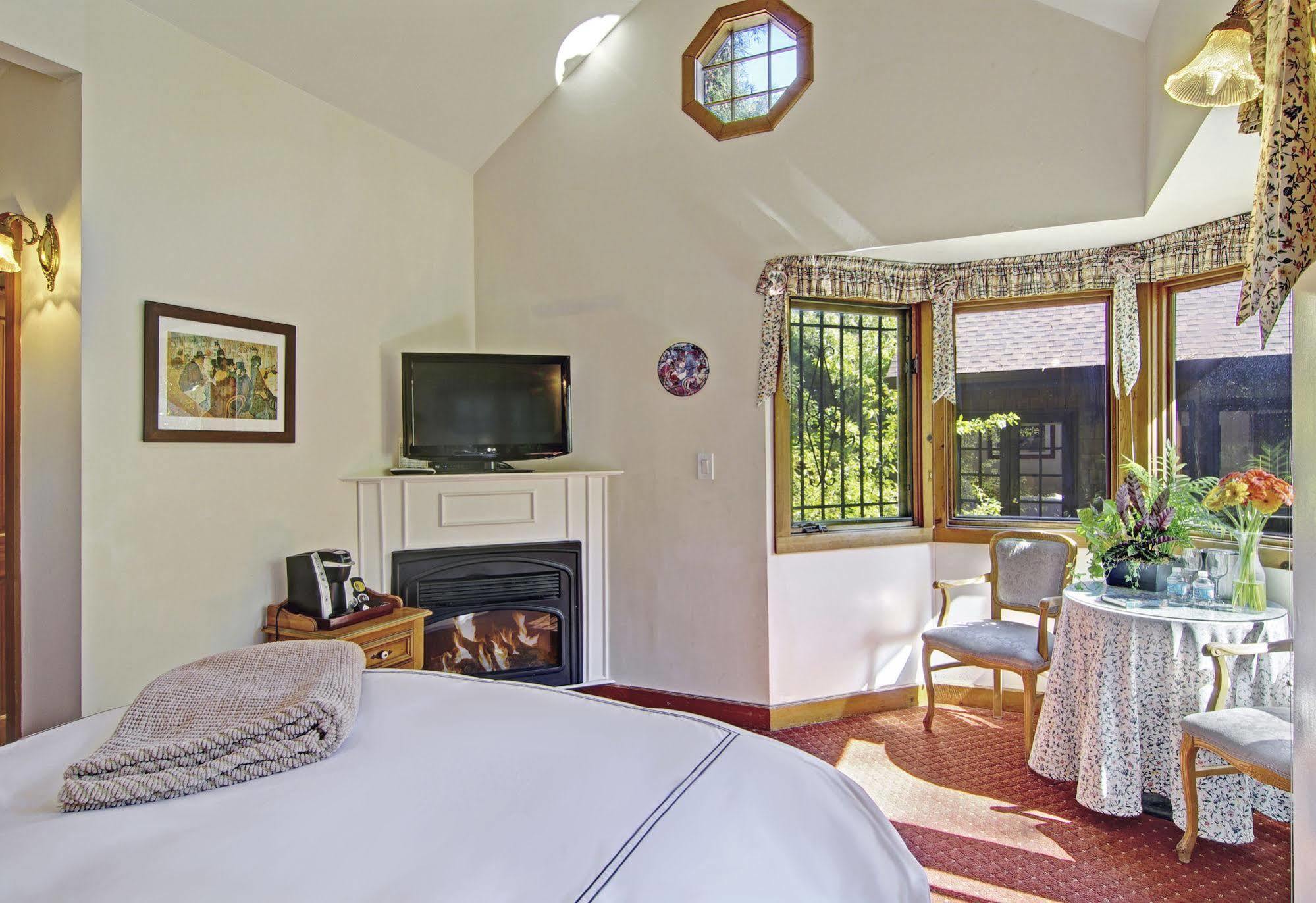 The Babbling Brook Inn Santa Cruz Extérieur photo
